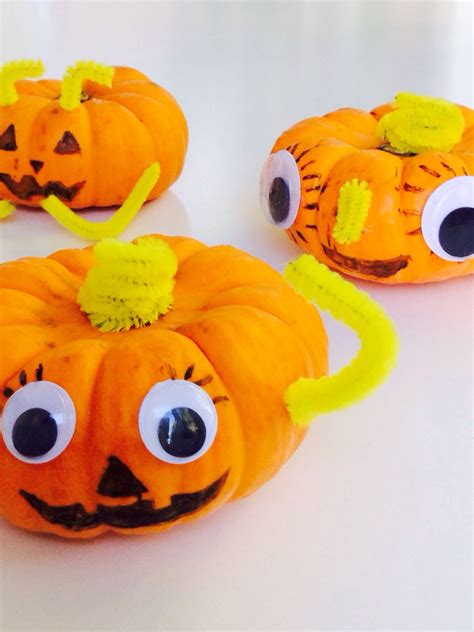 mini pumpkin decorating faces halloween pumpkin crafts halloween preschool halloween