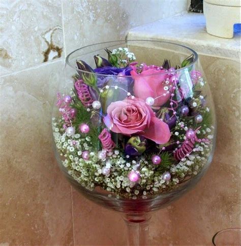 Wine Glass Centerpiece In Large Wine Glass Arreglos Florales Diy