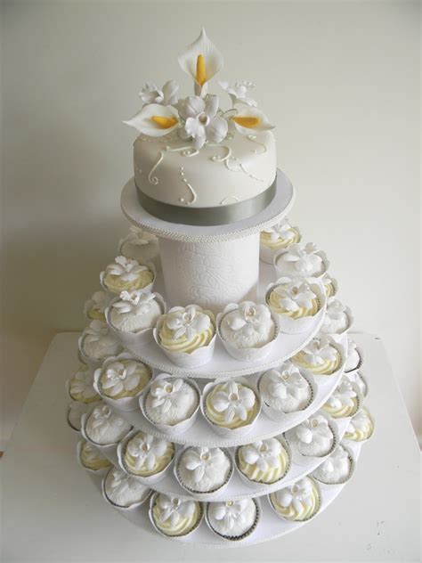 call  martha celia istvans wedding cake cupcakes