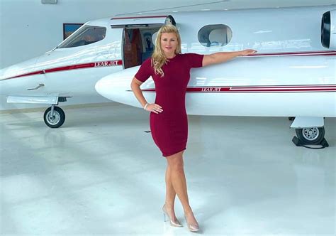 lear heiress launching   electric flight school  women skies mag