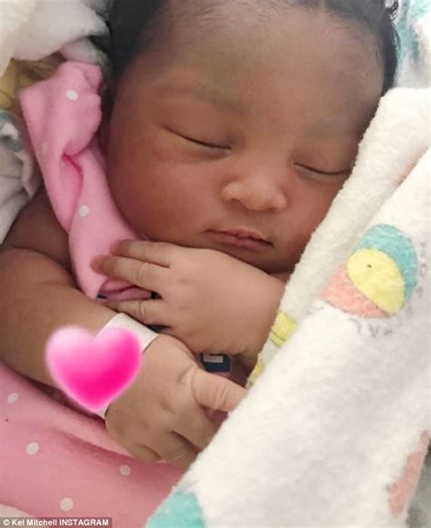 kel mitchell shares first photo of newborn daughter wisdom daily mail online