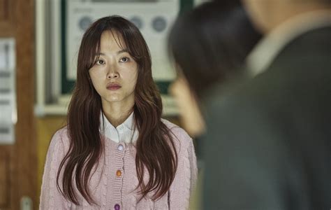 dead lee yoo mi defends  characters  personality