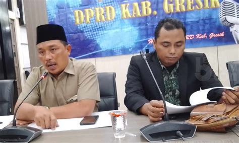 anggota dprd gresik nurhudi dicopot  jabatannya sebagai sekretaris