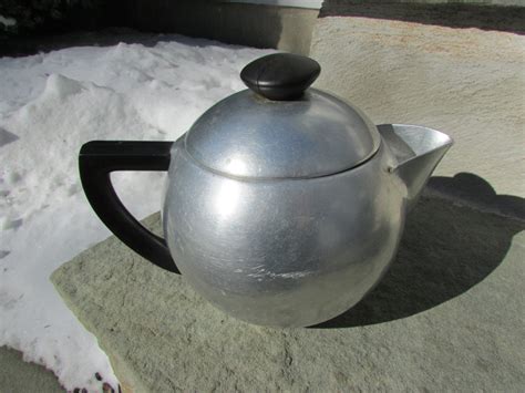 clean aluminum   clean aluminum teapot