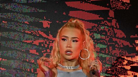 iggy azalea launches her first sex tape on onlyfans power 99