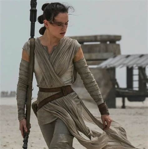 Star Wars Actress Daisy Ridley Is All Smiles On Set Of Shakespeare