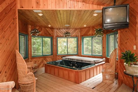 mesmerizing  attractive hot tub enclosure ideas organize  sandy