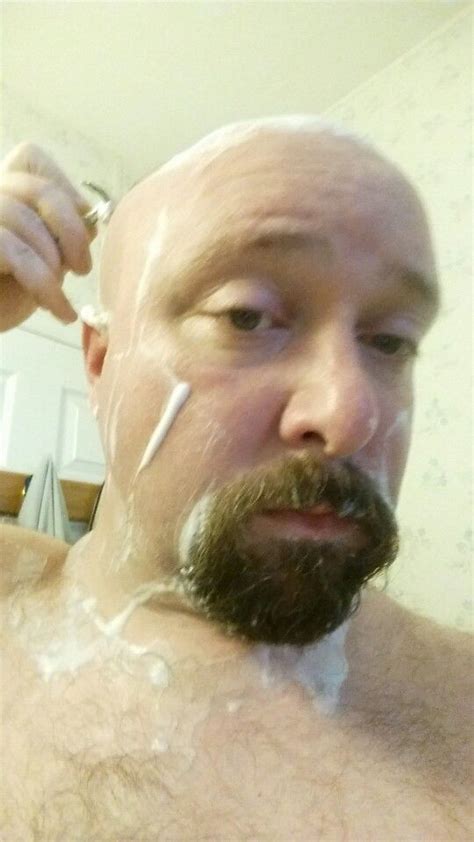Selfie Shaving When The Mirror Is Fogged Up Wet Shaving