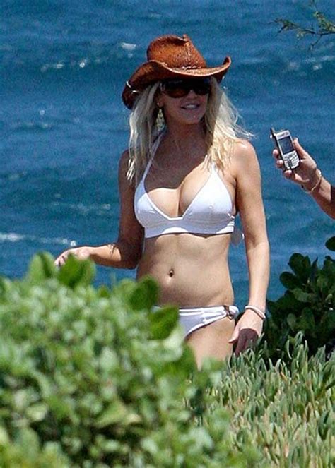 Heather Locklear Exposing Her Sexy Body And Hot Ass In Bikini On Beach
