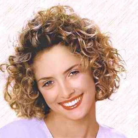 Visualizza altre idee su tagli di capelli, capelli, capelli corti ricci. Capelli corti con permanente