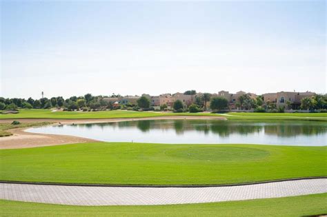 dubais luxury brokerage golf courses  golf courses dubai golf