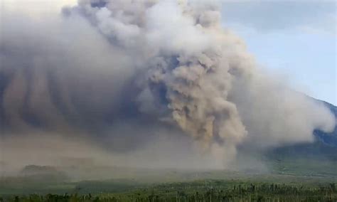 New Eruption Of Indonesias Mt Semeru Unleashes Lava River Volcanic