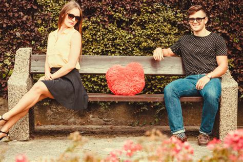 is your crush not paying enough attention 8 ways to make