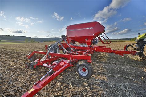 pronto nt expands seed drill family  horsch tillage