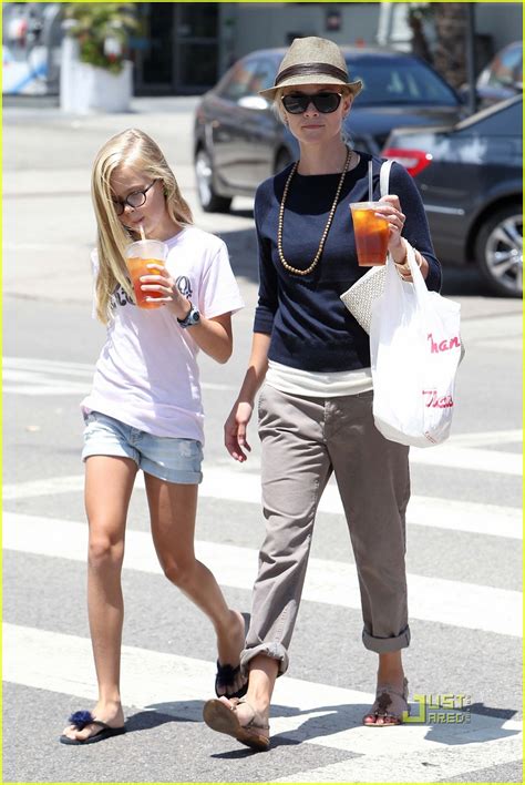 Reese Witherspoon And Ava Phillippe Iced Tea Time Photo 2471446 Ava