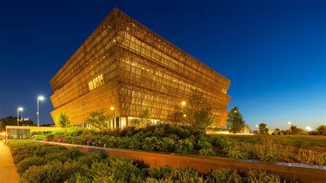 hotels closest  national museum  african american history