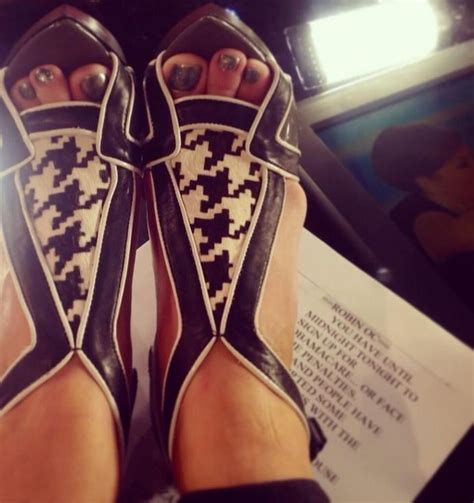 robin meade sexy shoes and feet 51 pics