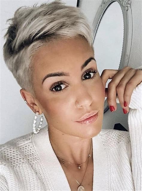 40 Messy Pixie Haircuts For A Chic Look 2022 Short Silver Hair Short