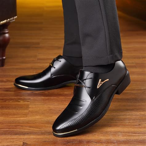 luxury brand classic man pointed toe dress shoes mens patent leather