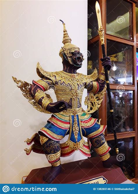 thaise stijlkunst van gipspleister redactionele foto image  historisch gouden