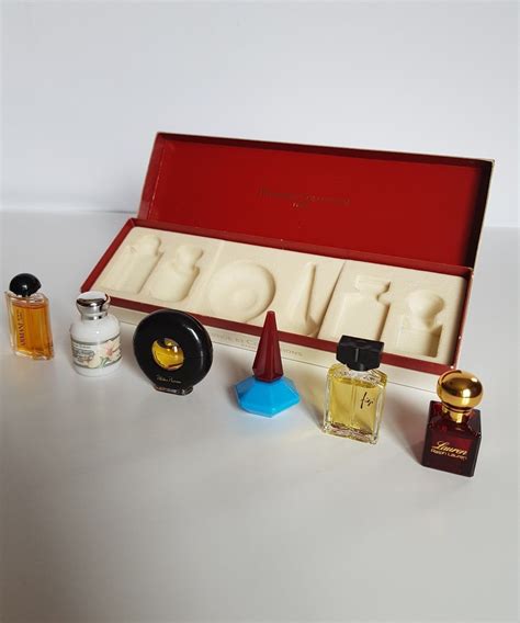 coffret flacon de parfum miniature flacons de parfum flacons coffret