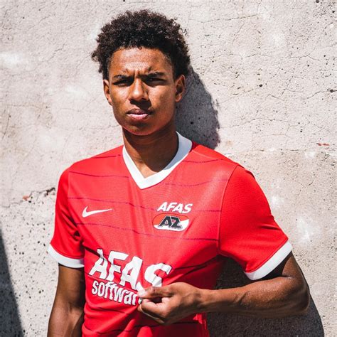 les maillots de laz alkmaar   presentes par nike