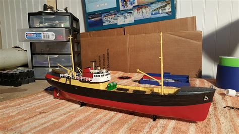 North Sea Trawler Plastic Model Ship Kit 1 142 Scale 05204