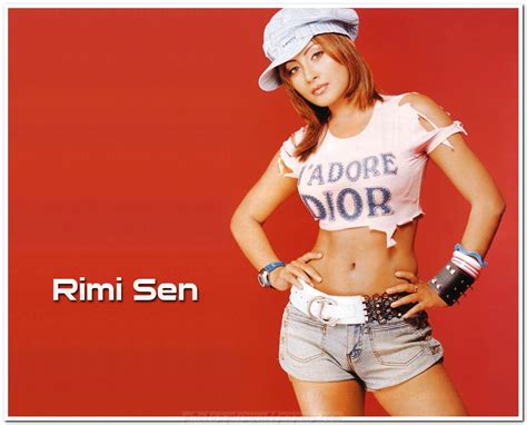 Rimi Sen Bollywood Cute Hot And Sexy Actress Deep Navel Show Sexy