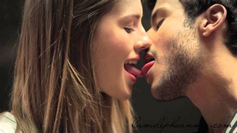 hướng dẫn cách hôn môi nút lưỡi bạn gái lãng mạng nhất