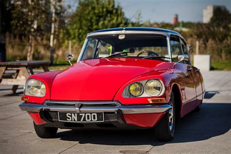 citroen ds classic cars french wallpapers hd desktop  mobile backgrounds