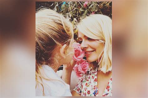 Holly Willoughby Shares Gorgeous Snap With Daughter