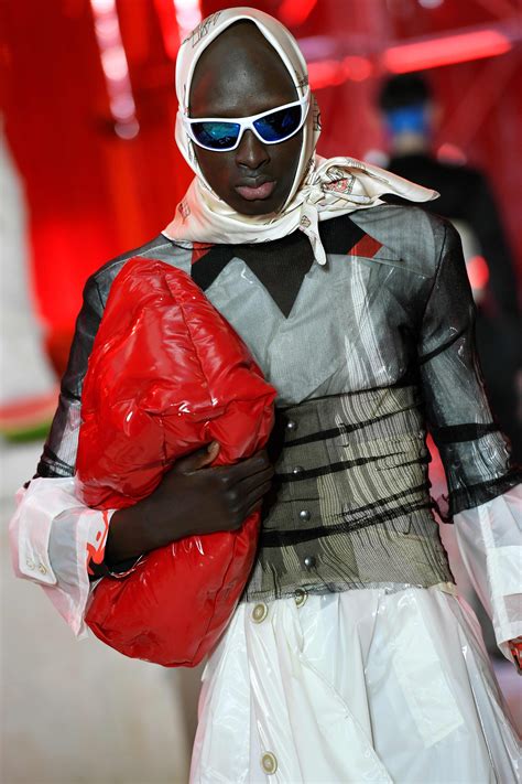 Paris Men’s Fashion Week Brands ‘think Pink’ As Designs Let Men