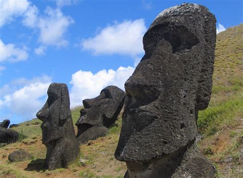 easter island        moai statues