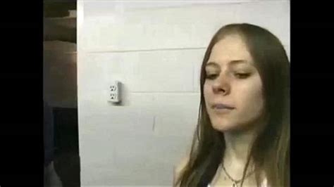 avril lavigne porn video sex tape leaked from her home