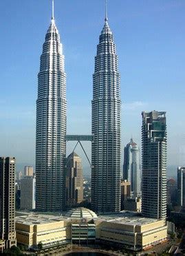 petronas malaysia salah satu menara tertinggi  dunia
