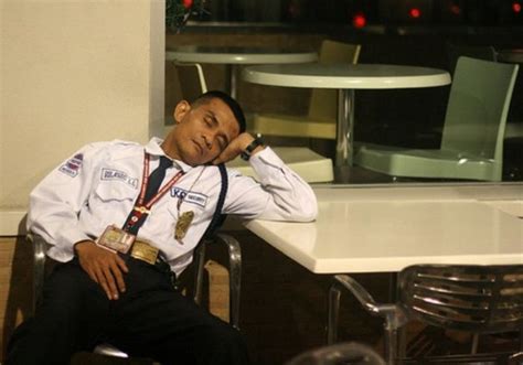 security guards caught sleeping on the job 30 pics