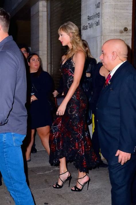 gaping ass of taylor swift pichunter