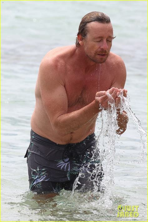 Simon Baker Looks Fit Going For A Dip In The Ocean Photo 4508462