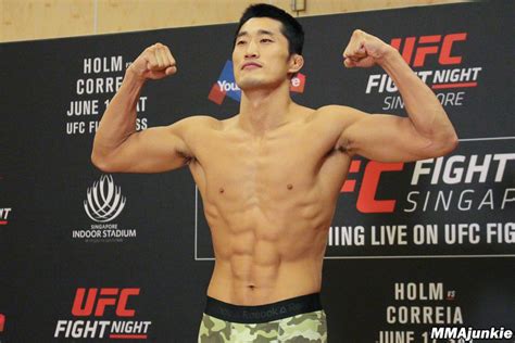 Dong Hyun Kim Ufc Fight Night 111 Official Weigh Ins Mma Junkie