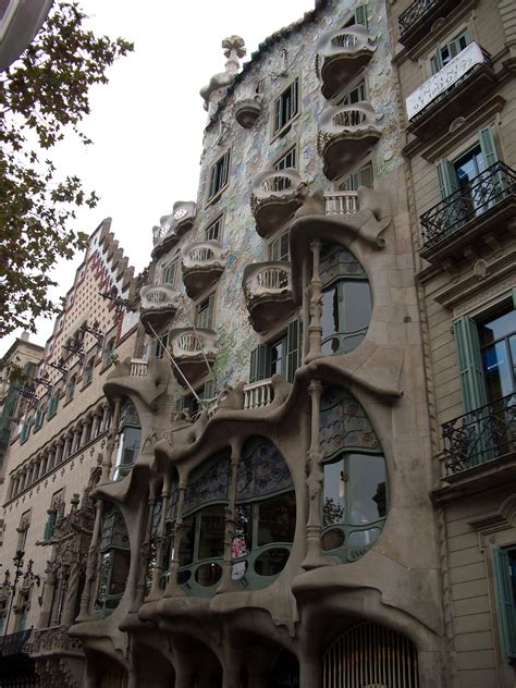 gaudi houses  barcelona spain gaudi amazing architecture casa batllo