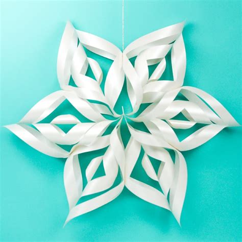 Giant 3d Paper Snowflakes With The Cricut Hey Lets Make Stuff