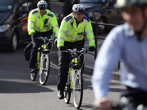 met police put undercover officers on bicycles to catch