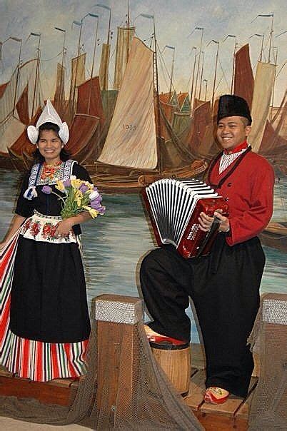dutch traditional clothes