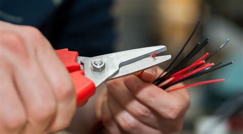 guide    cut wire  cutters tradesafe