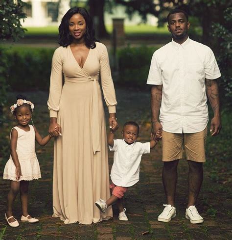 pin  ebony johnson  dresses family picture outfits family photoshoot family photo outfits