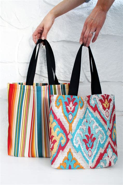 easy tote bag pattern  video tutorial creative fashion blog