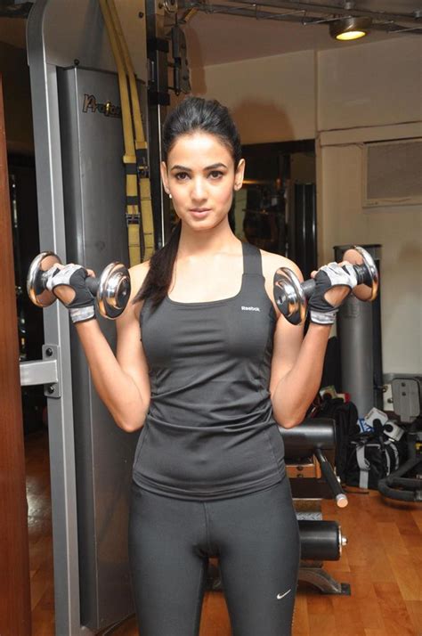Hot Sonal Chauhan S Gym Workout In Tight Sport Bra And Trousercelebs