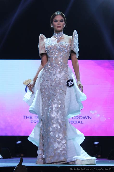 Look Official National Costume Of Miss Universe Bet Pia