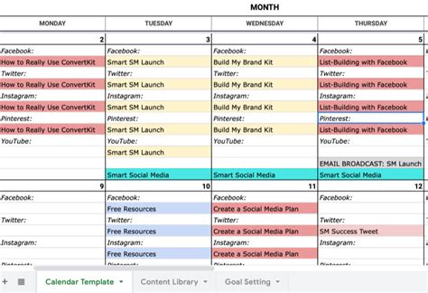 creating  content calendar social media