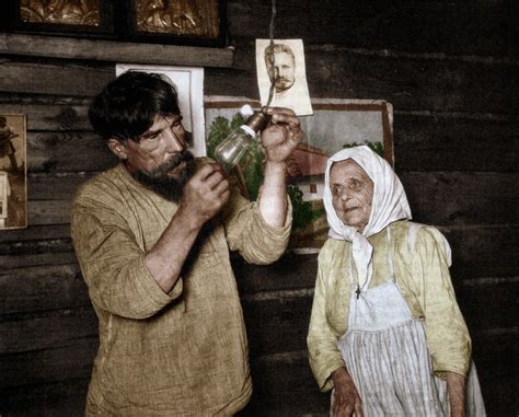 russian peasants getting electricity for the first time in 1920 pics